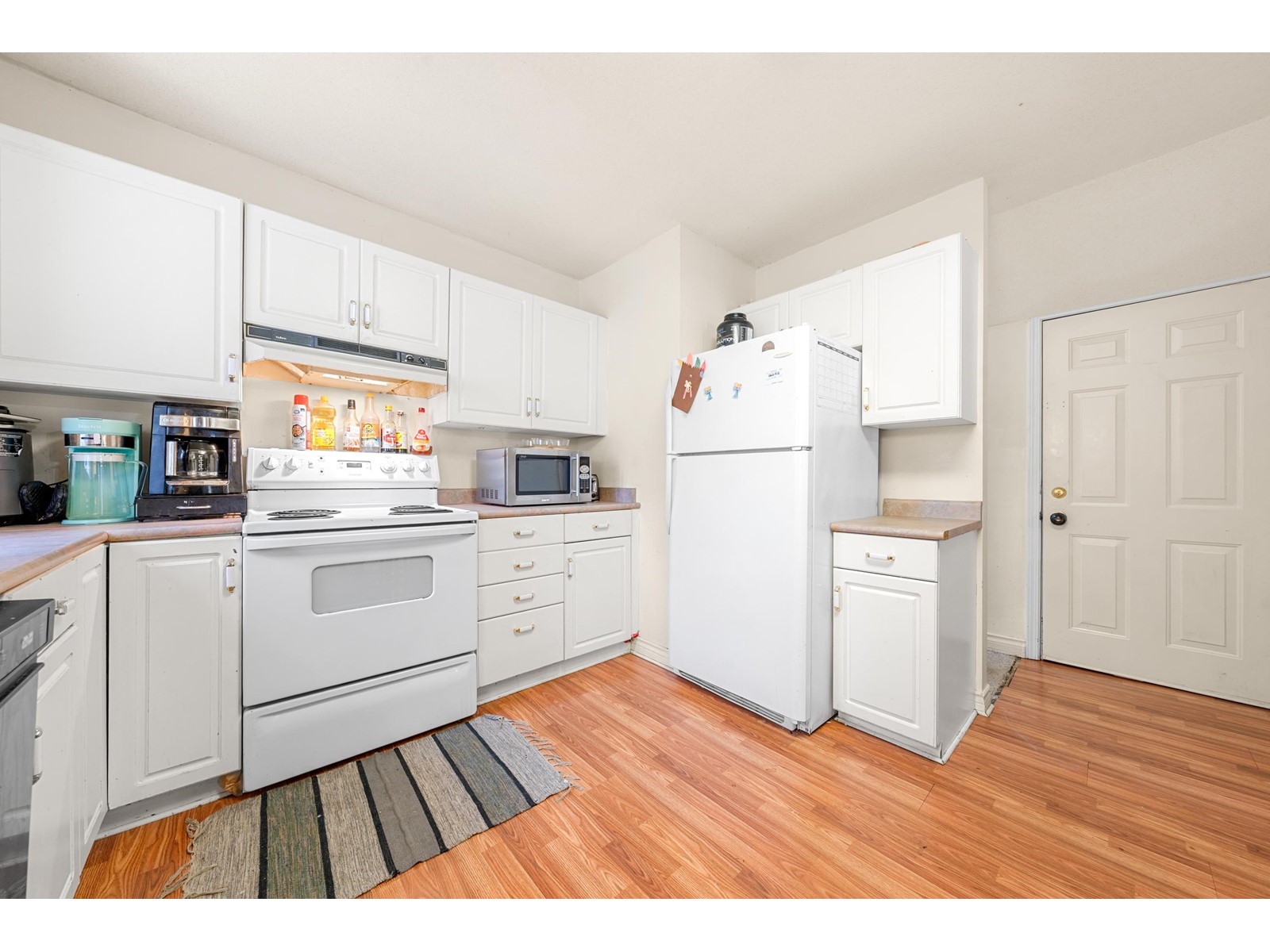 8982 148 Street Property Photo 8