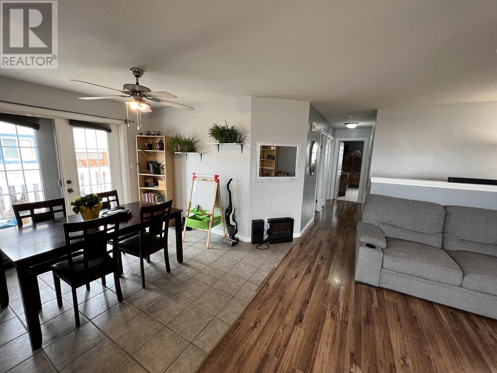 5012 46 Street Property Photo 6