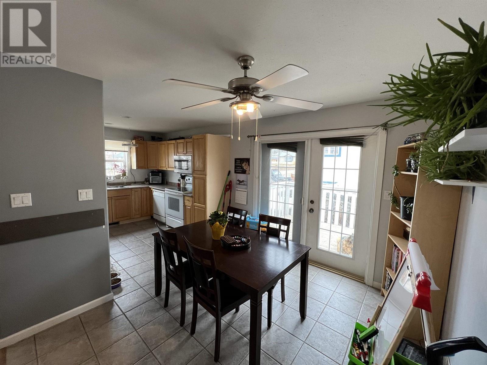5012 46 Street Property Photo 7