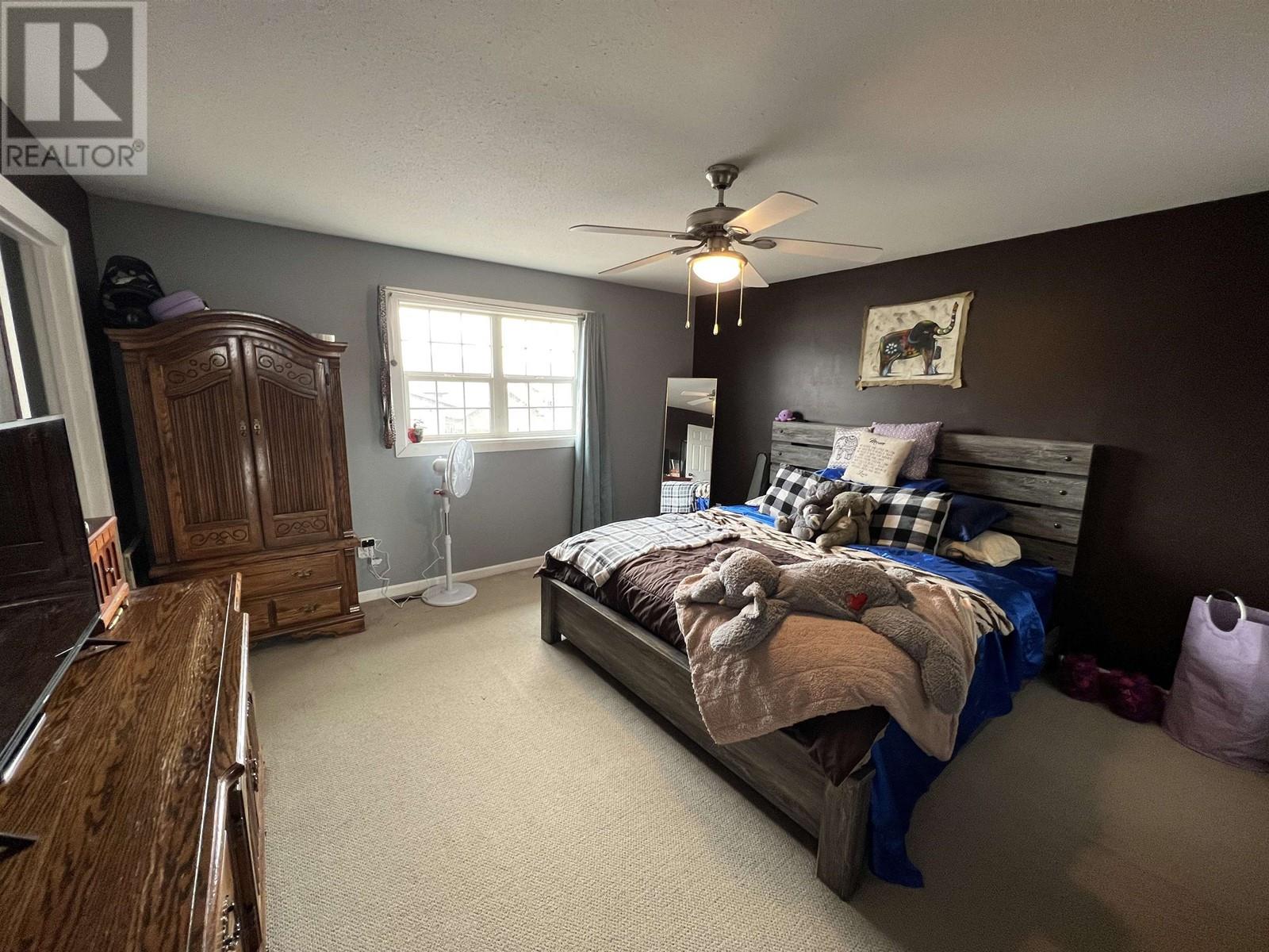 5012 46 Street Property Photo 10