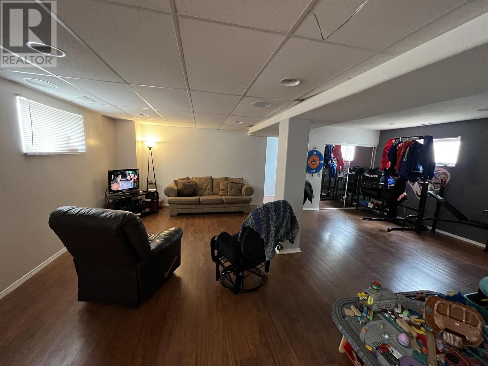 5012 46 Street Property Photo 18