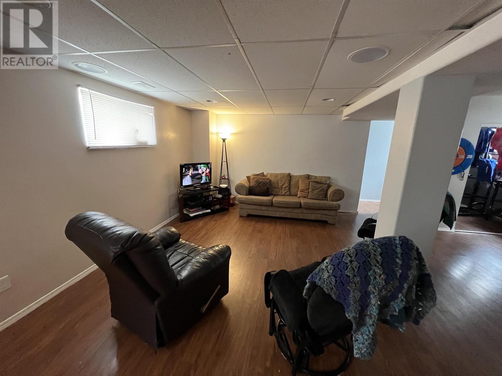 5012 46 Street Property Photo 19