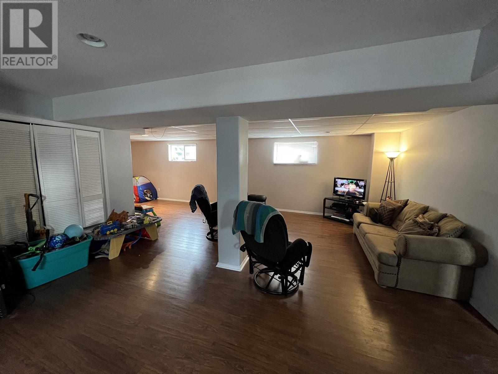 5012 46 Street Property Photo 21