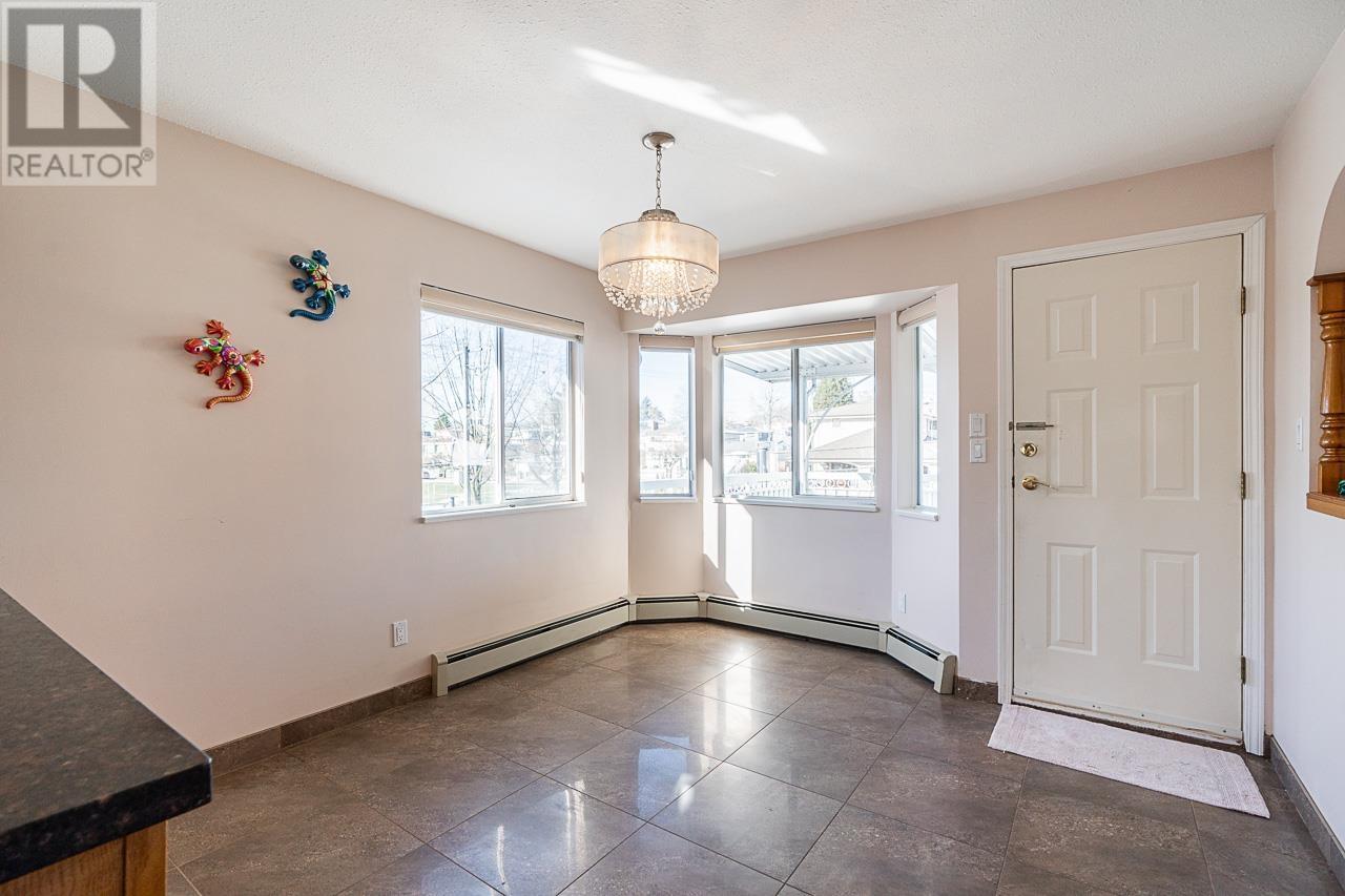 4215 Charles Street Property Photo 12