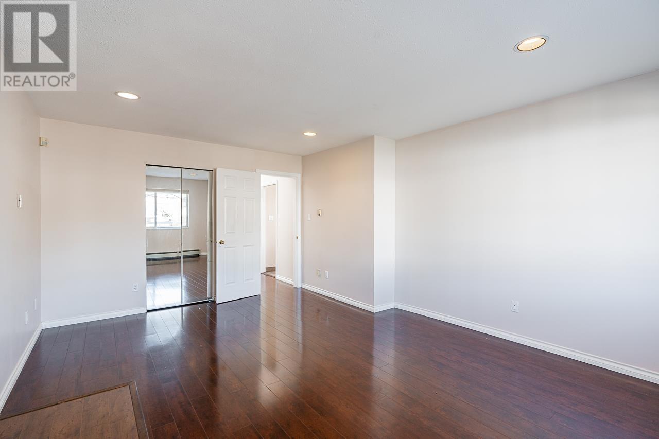 4215 Charles Street Property Photo 14