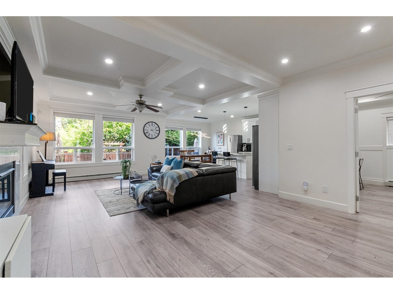 7850 211b Street Property Photo 6
