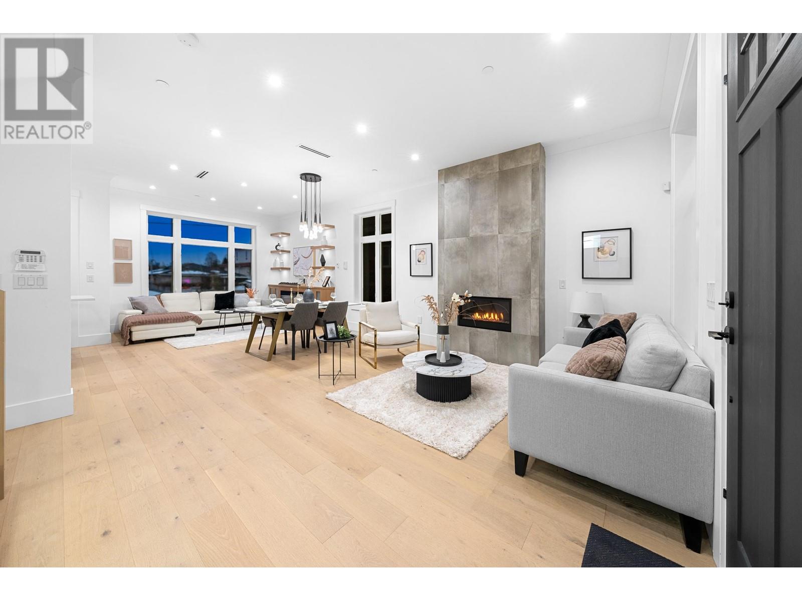 4990 Sherbrooke Street Property Photo 4