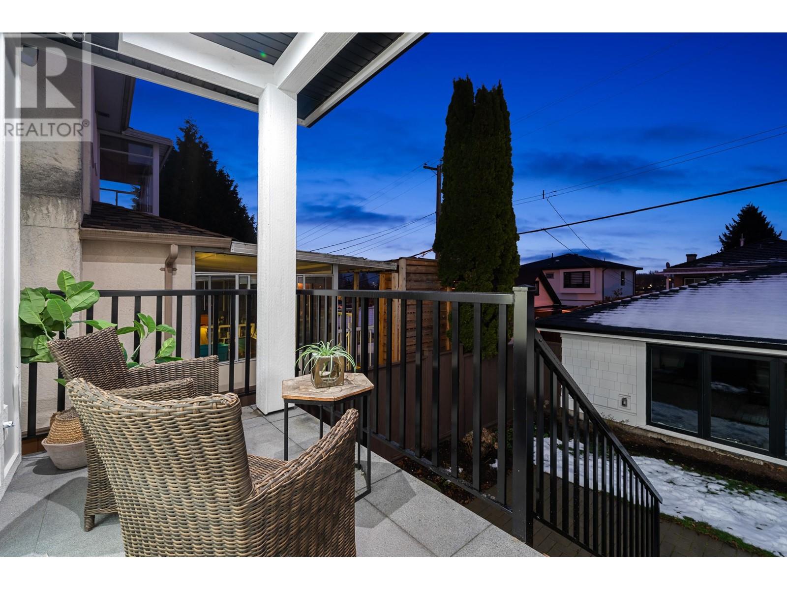 4990 Sherbrooke Street Property Photo 37