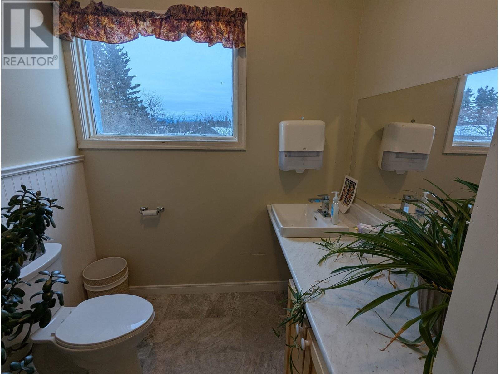 3889 8th Avenue Property Photo 14