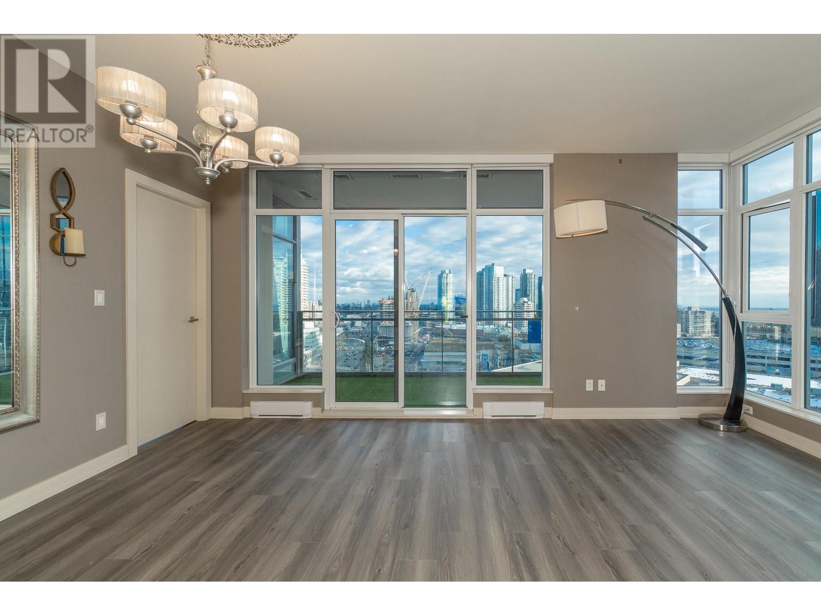 1909 4688 KINGSWAY Property Photo 1