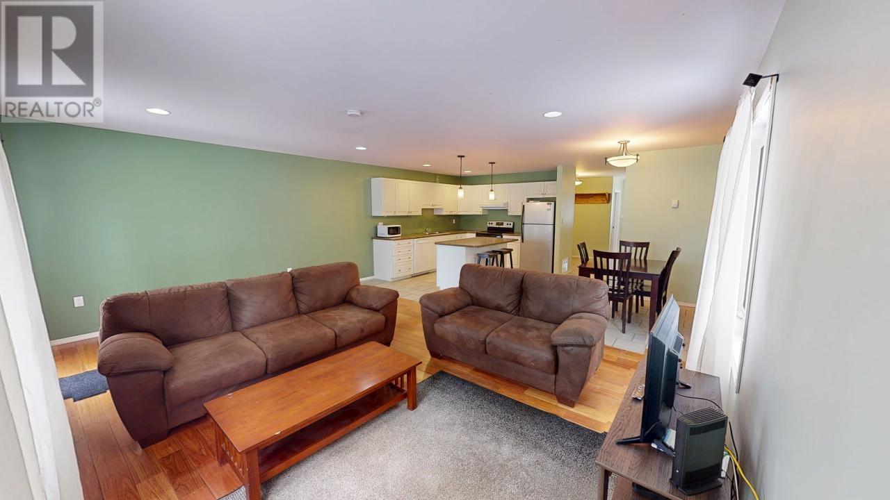 10604-10606 Monteith Street Property Photo 3