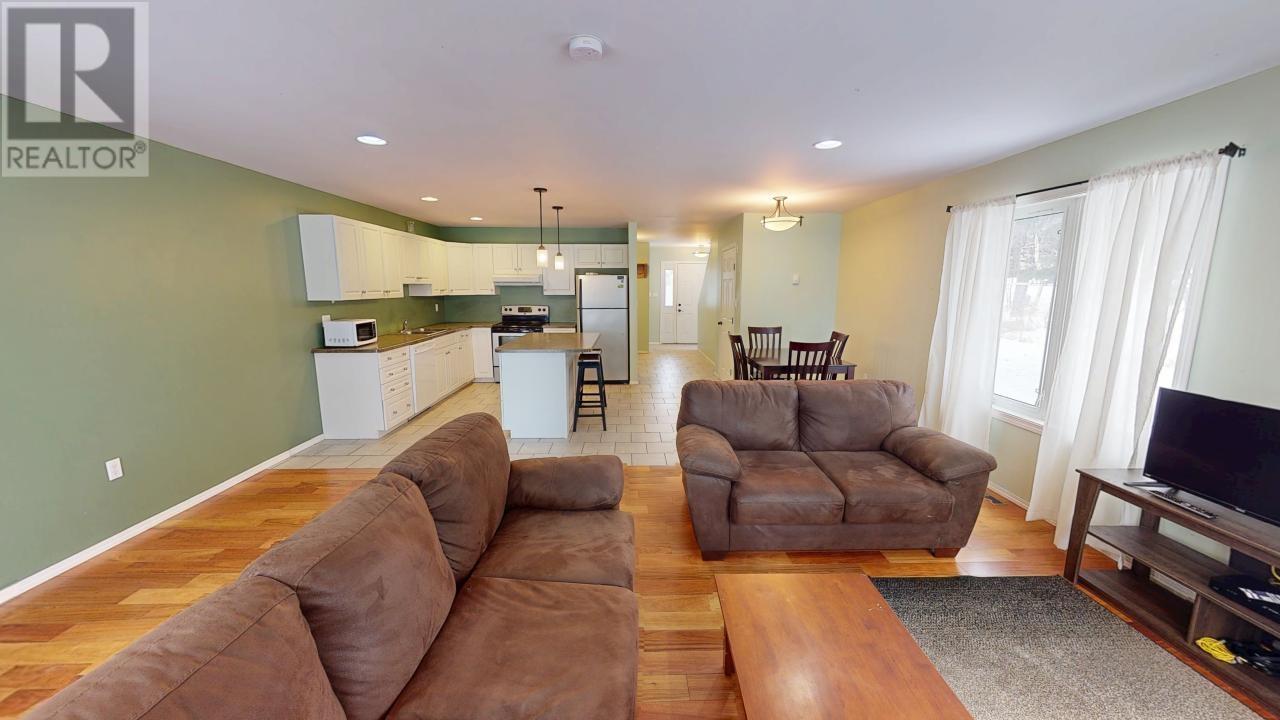 10604-10606 Monteith Street Property Photo 4
