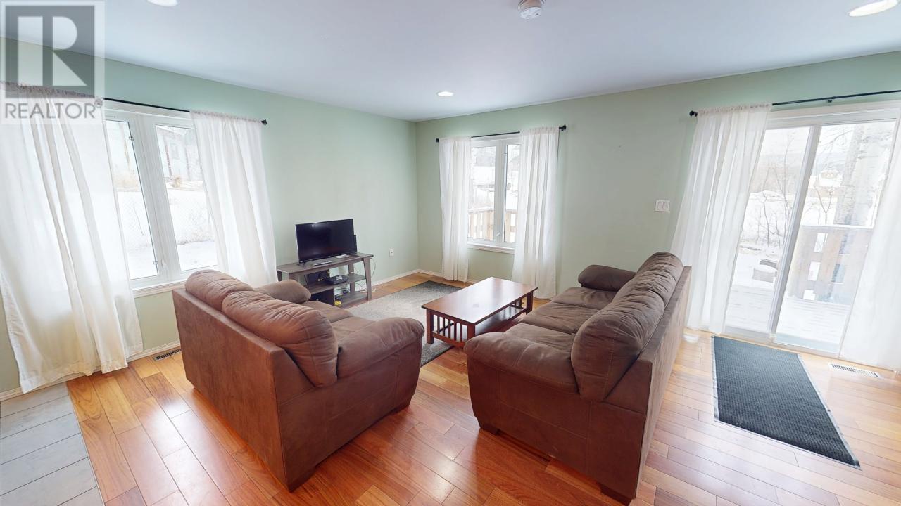 10604-10606 Monteith Street Property Photo 5