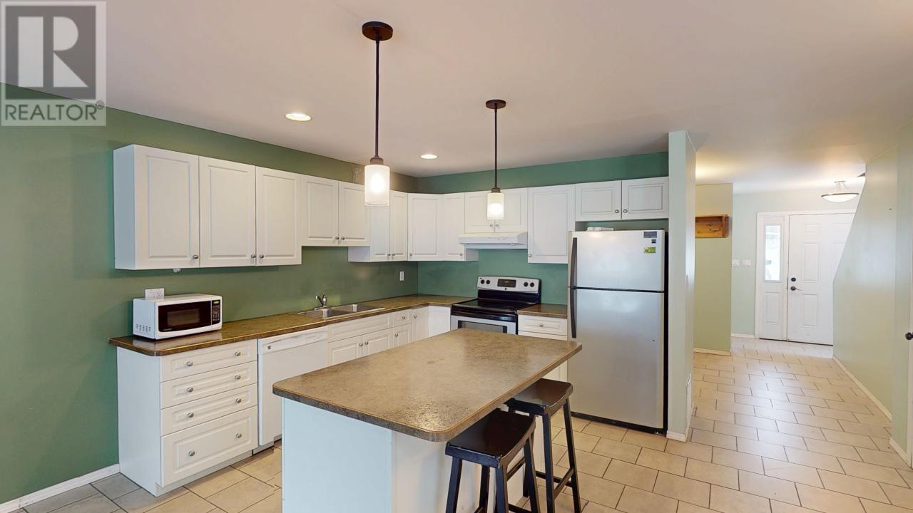 10604-10606 Monteith Street Property Photo 8
