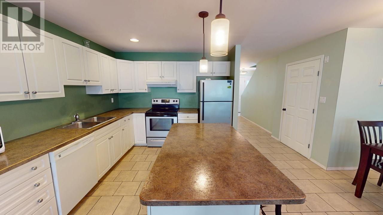 10604-10606 Monteith Street Property Photo 10
