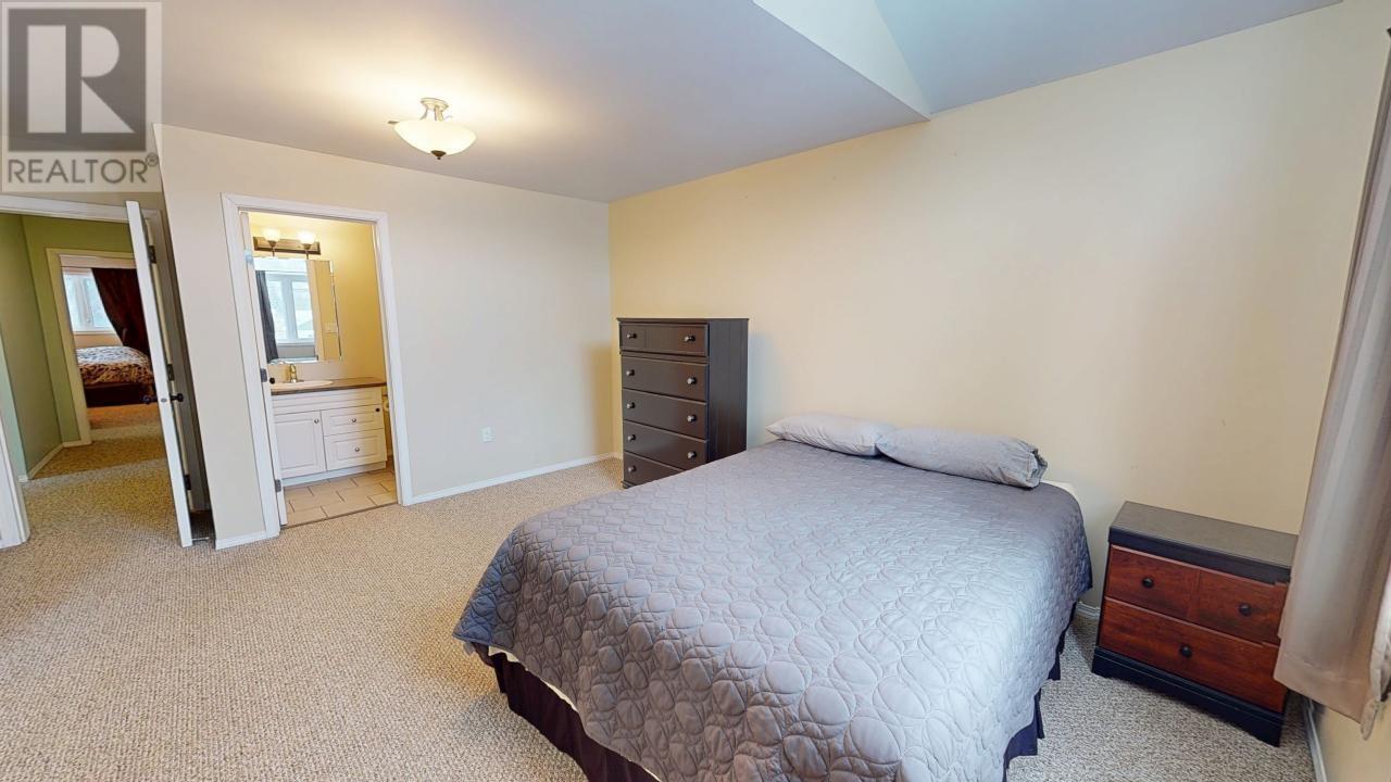 10604-10606 Monteith Street Property Photo 20