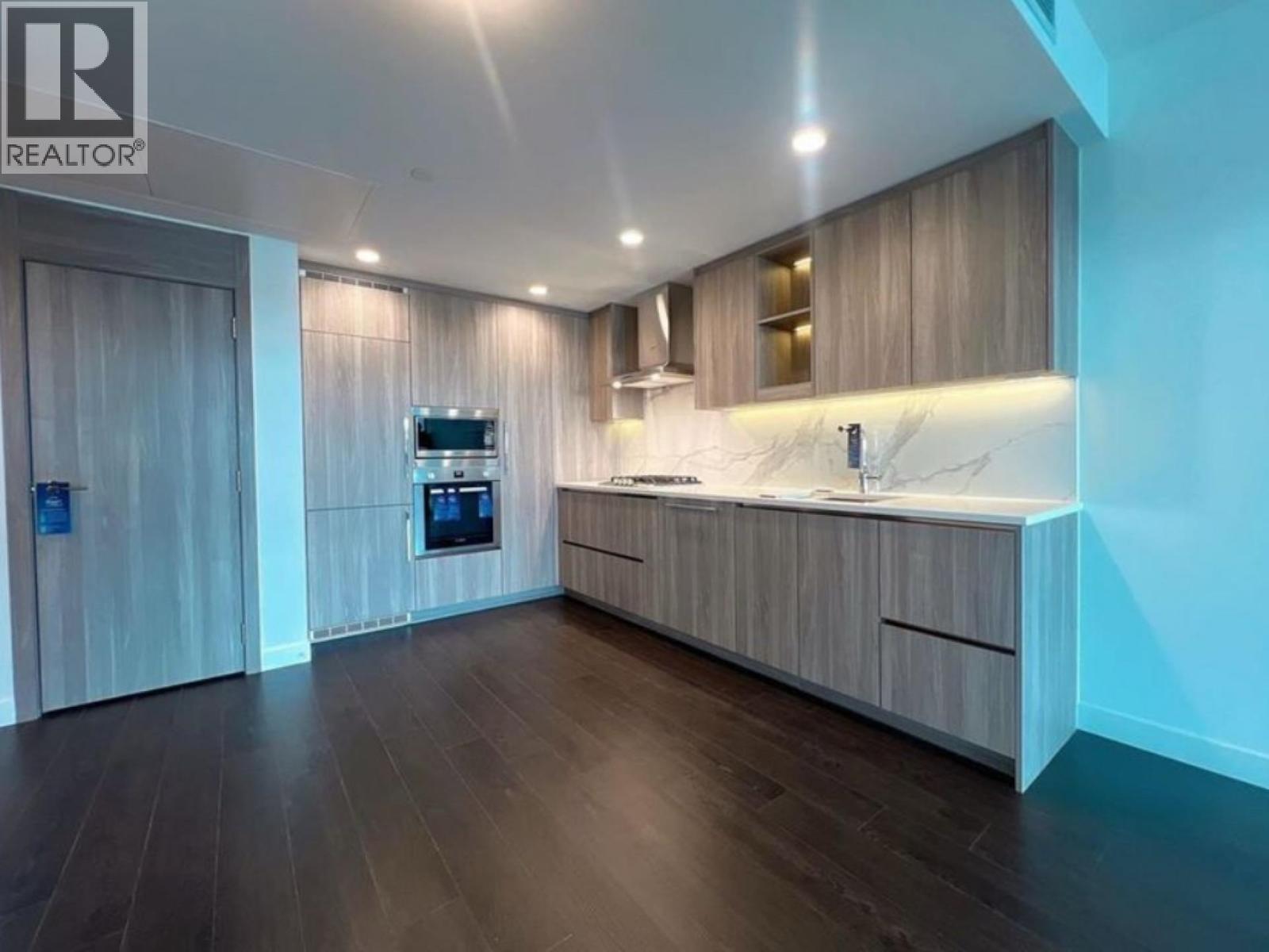 1601 4890 Lougheed Highway Property Photo 6