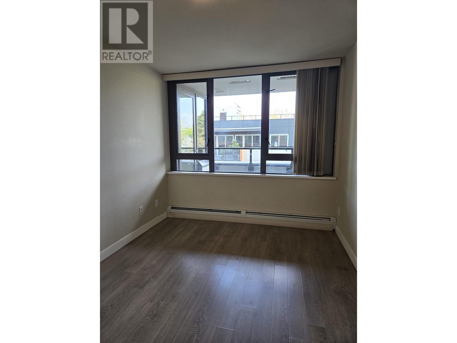 512 2689 Kingsway Property Photo 4