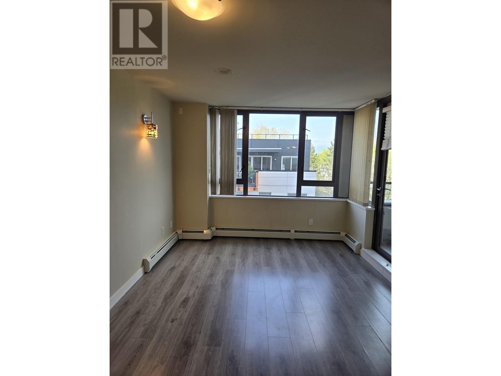 512 2689 Kingsway Property Photo 6