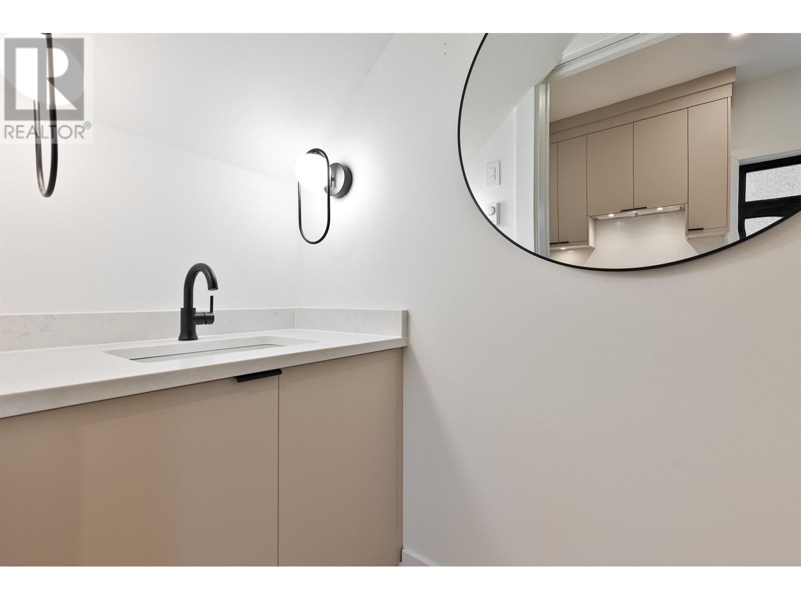 2632 Ward Street Property Photo 5