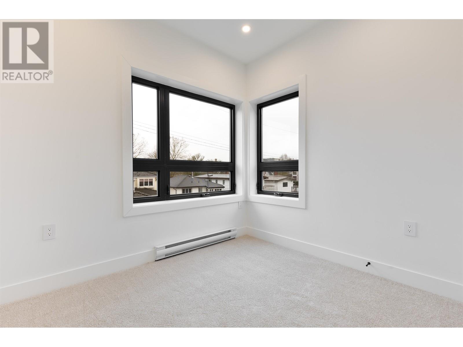 2636 Ward Street Property Photo 10