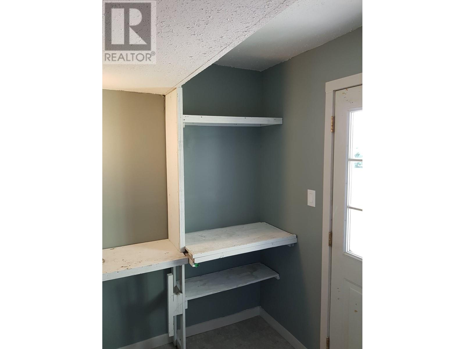 4908 Mcleod Road Property Photo 10