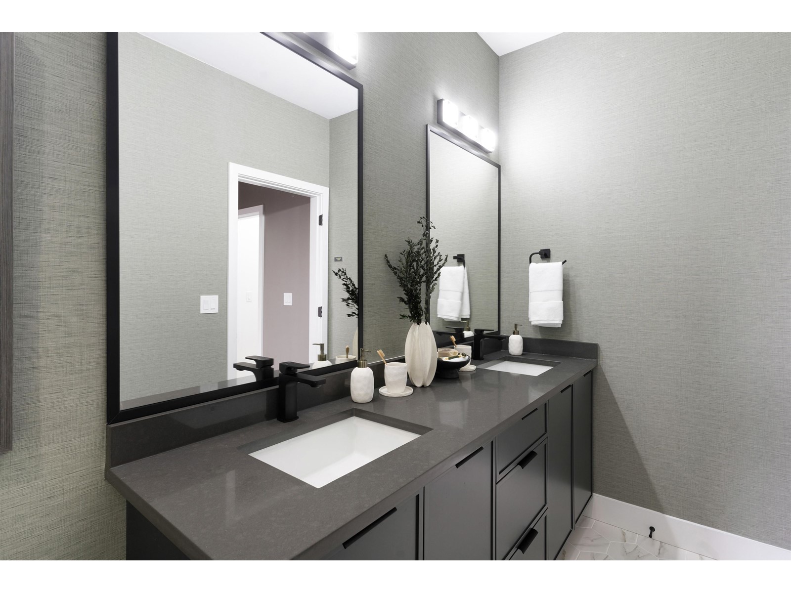 105 7895 162 Street Property Photo 11