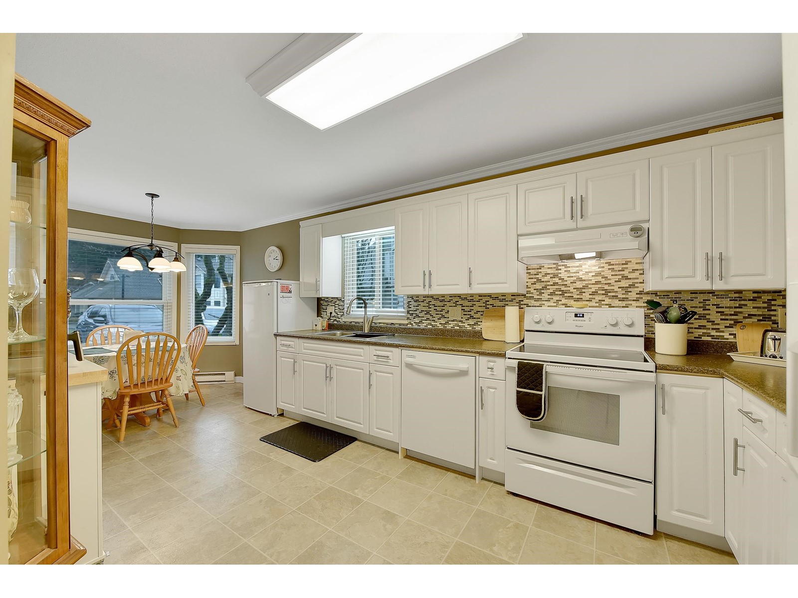 104 16031 82 Avenue Property Photo 2