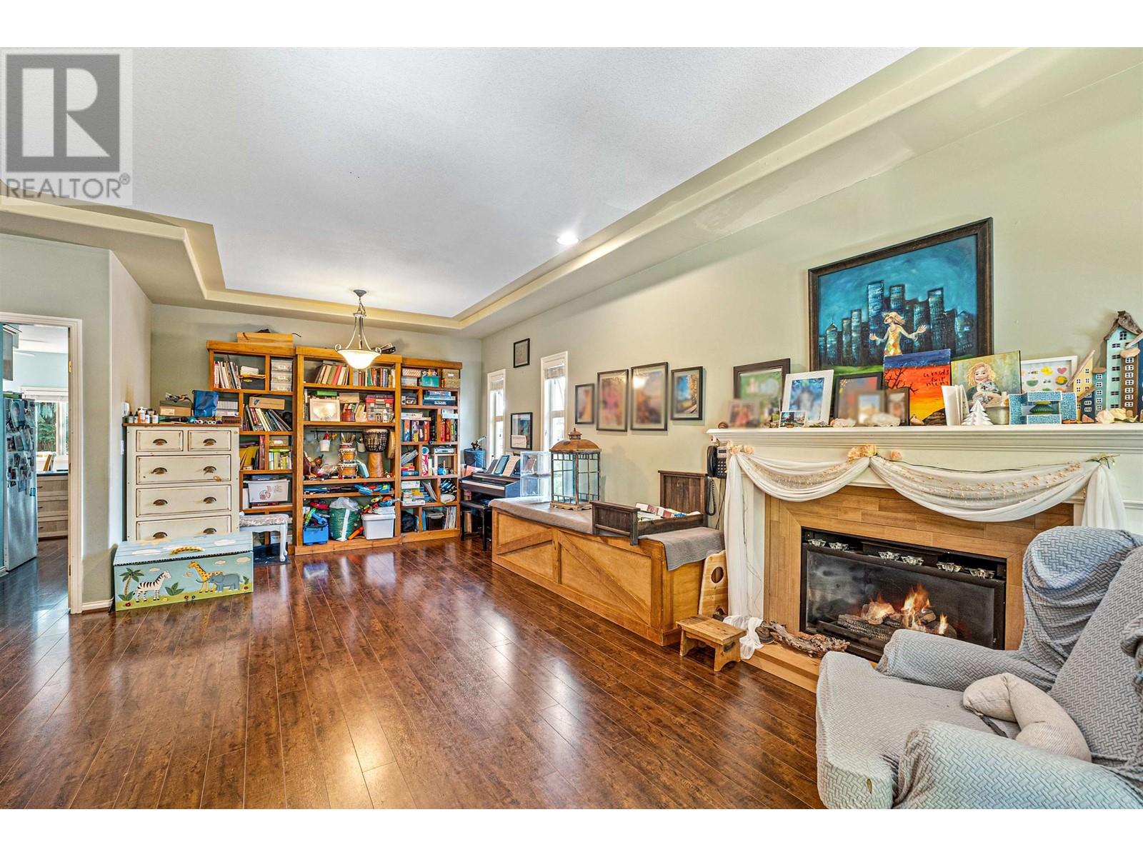 6693 Canada Way Property Photo 2