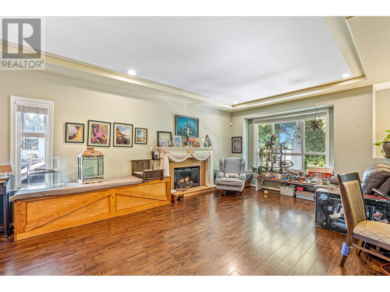 6693 Canada Way Property Photo 4