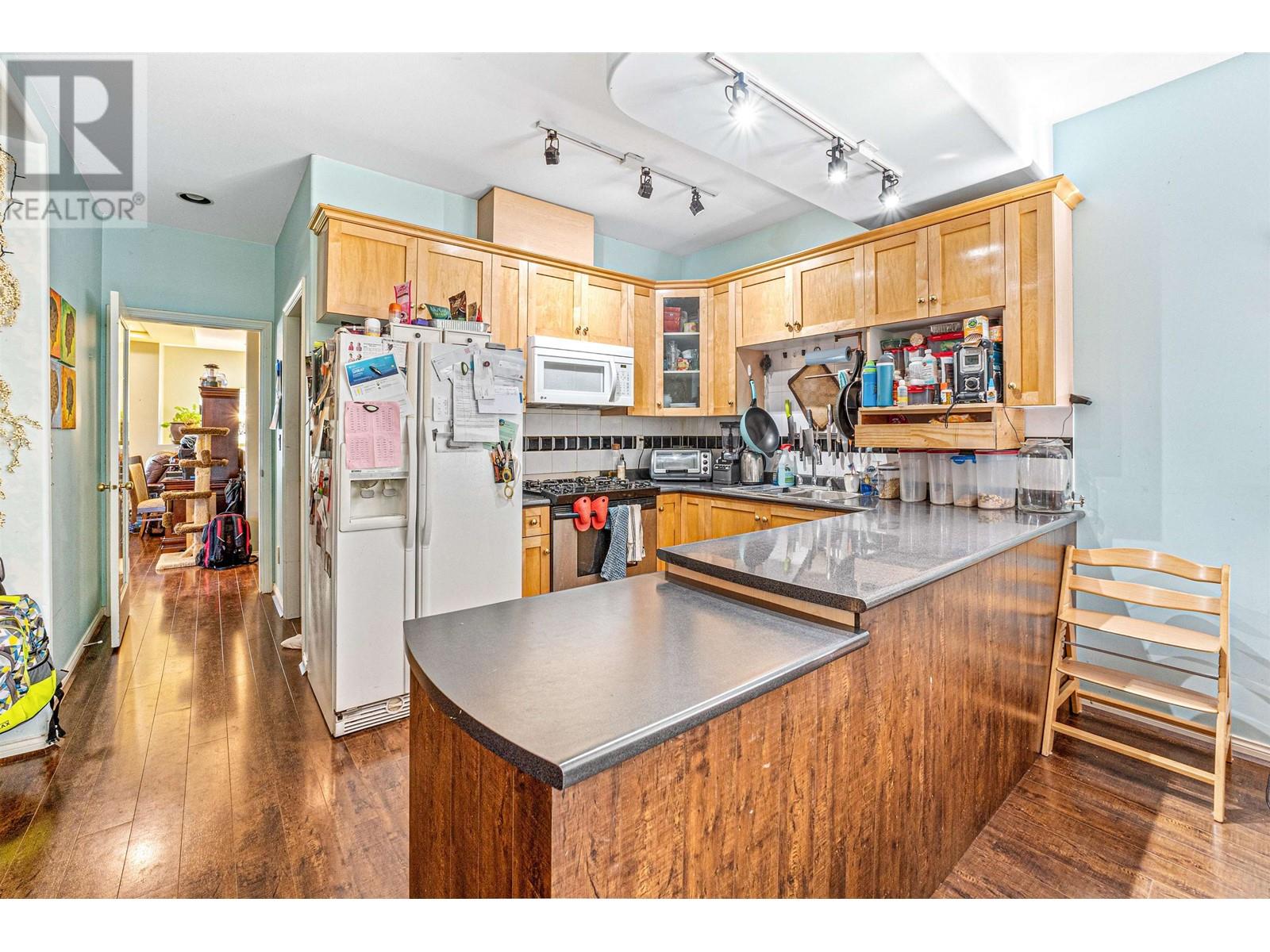 6693 Canada Way Property Photo 8