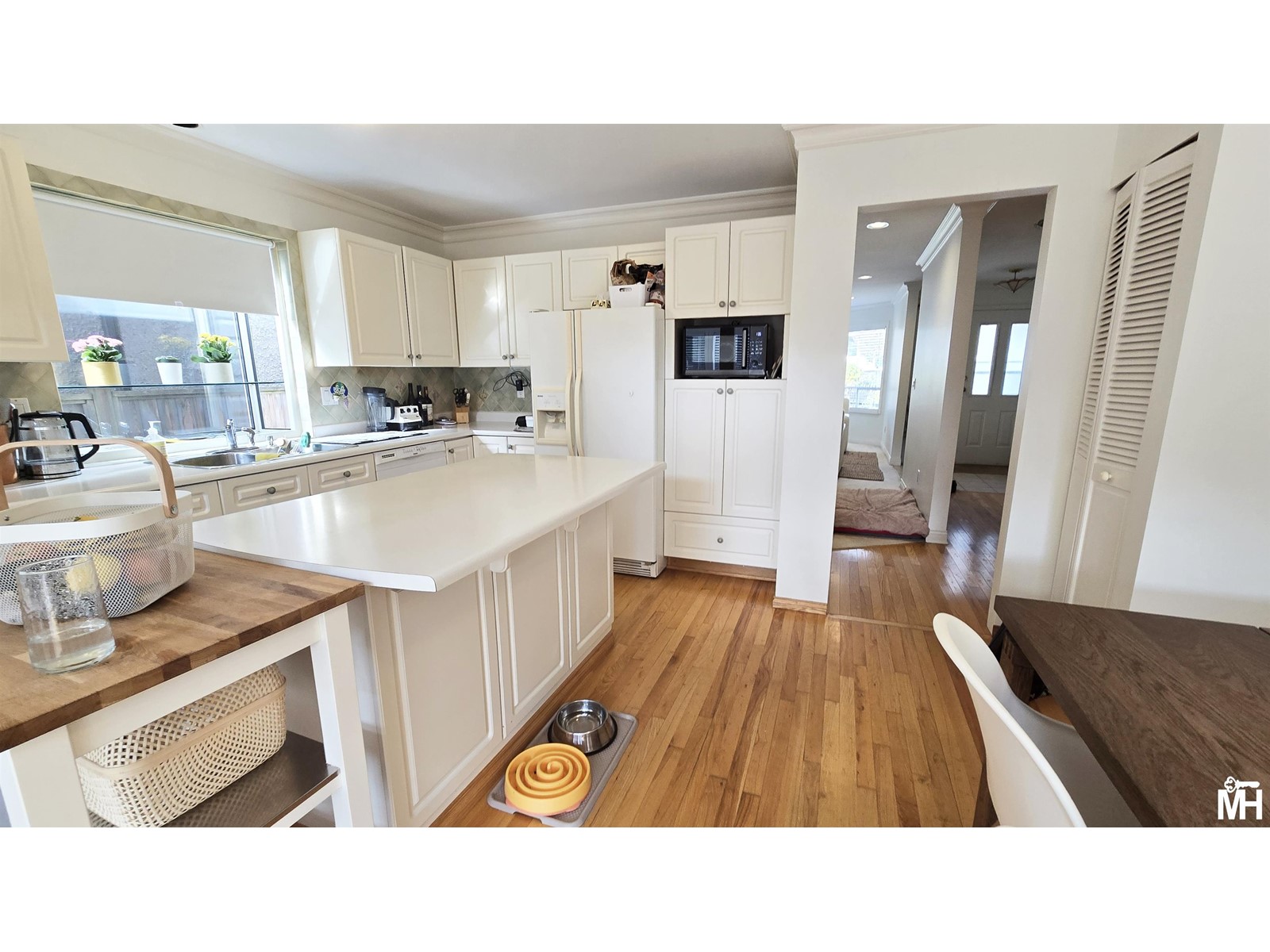 12656 15a Avenue Property Photo 4