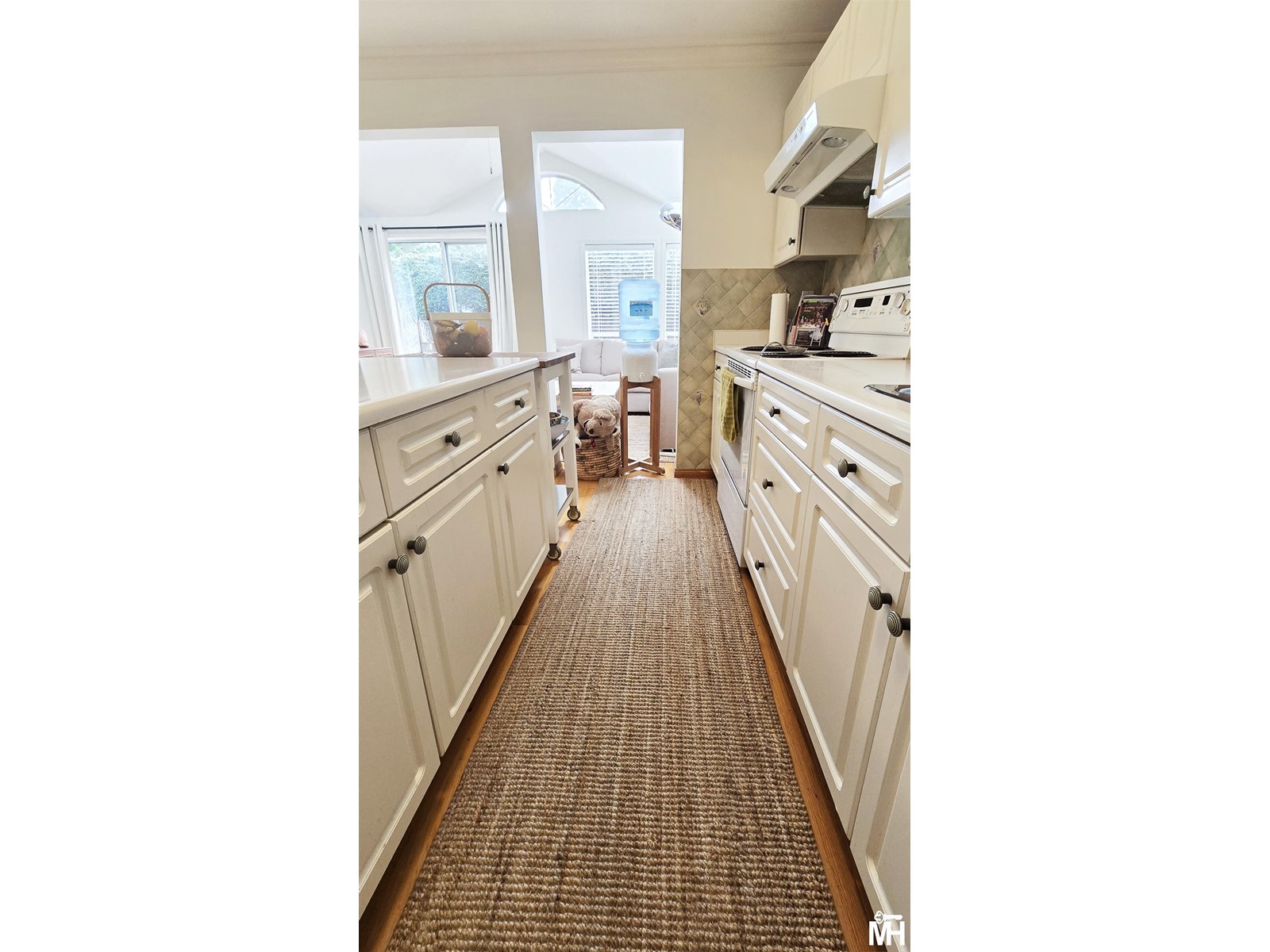 12656 15a Avenue Property Photo 5