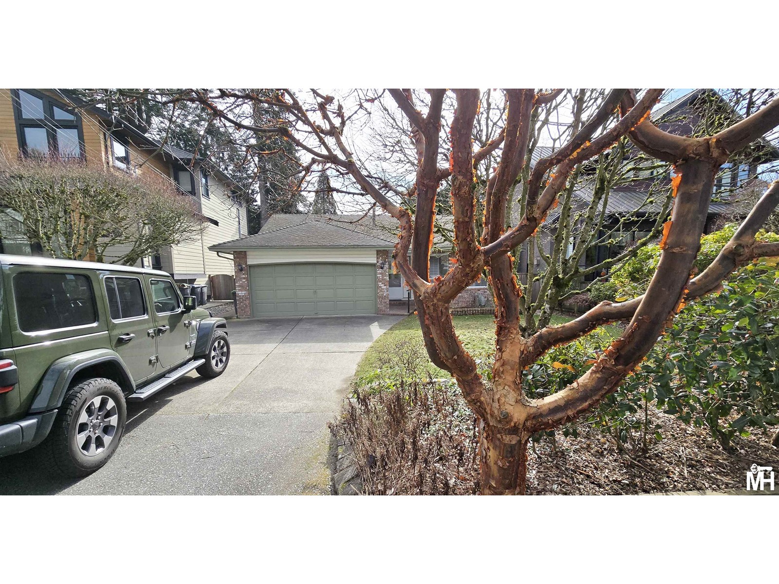 12656 15a Avenue Property Photo 10