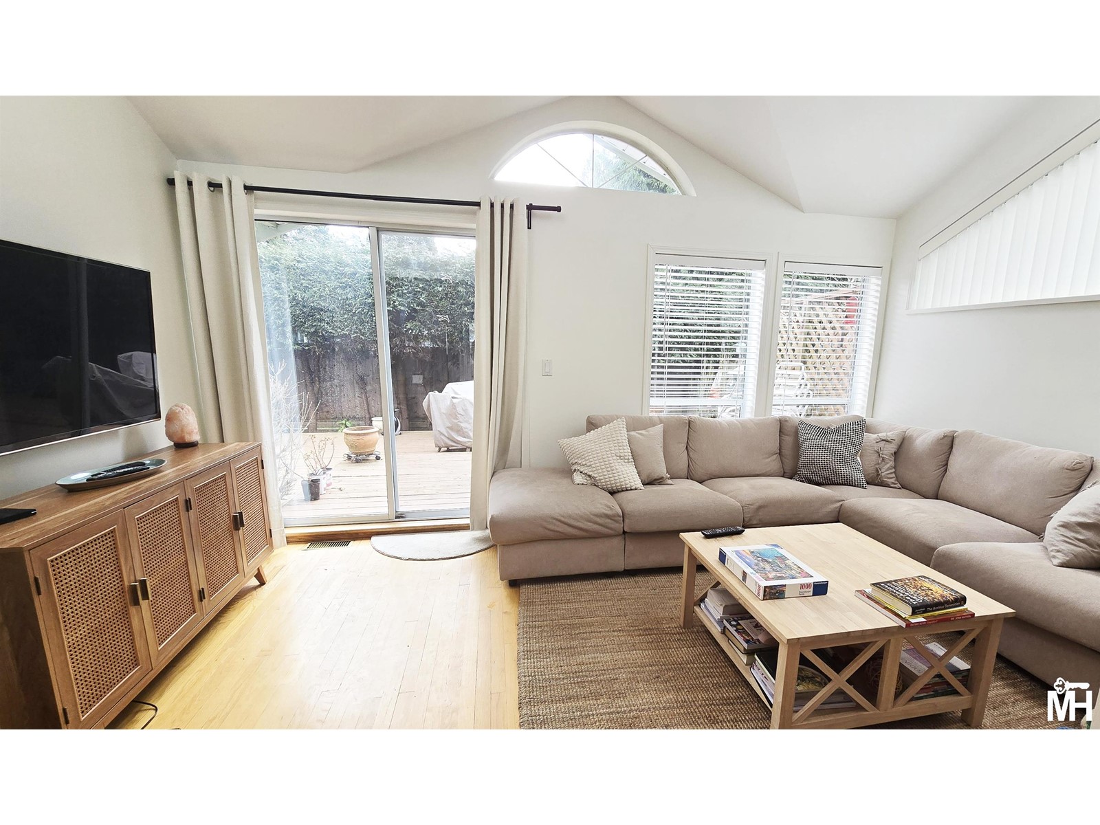 12656 15a Avenue Property Photo 16