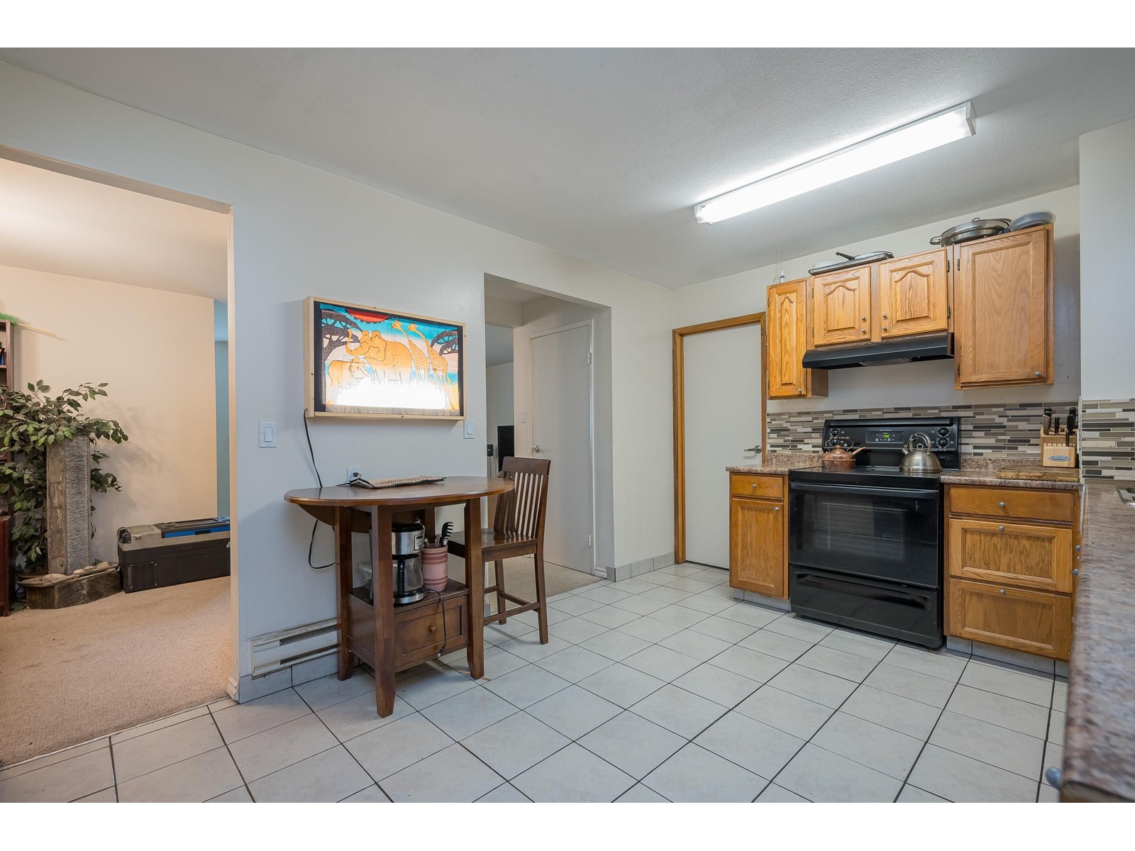 15589 17 Avenue Property Photo 18