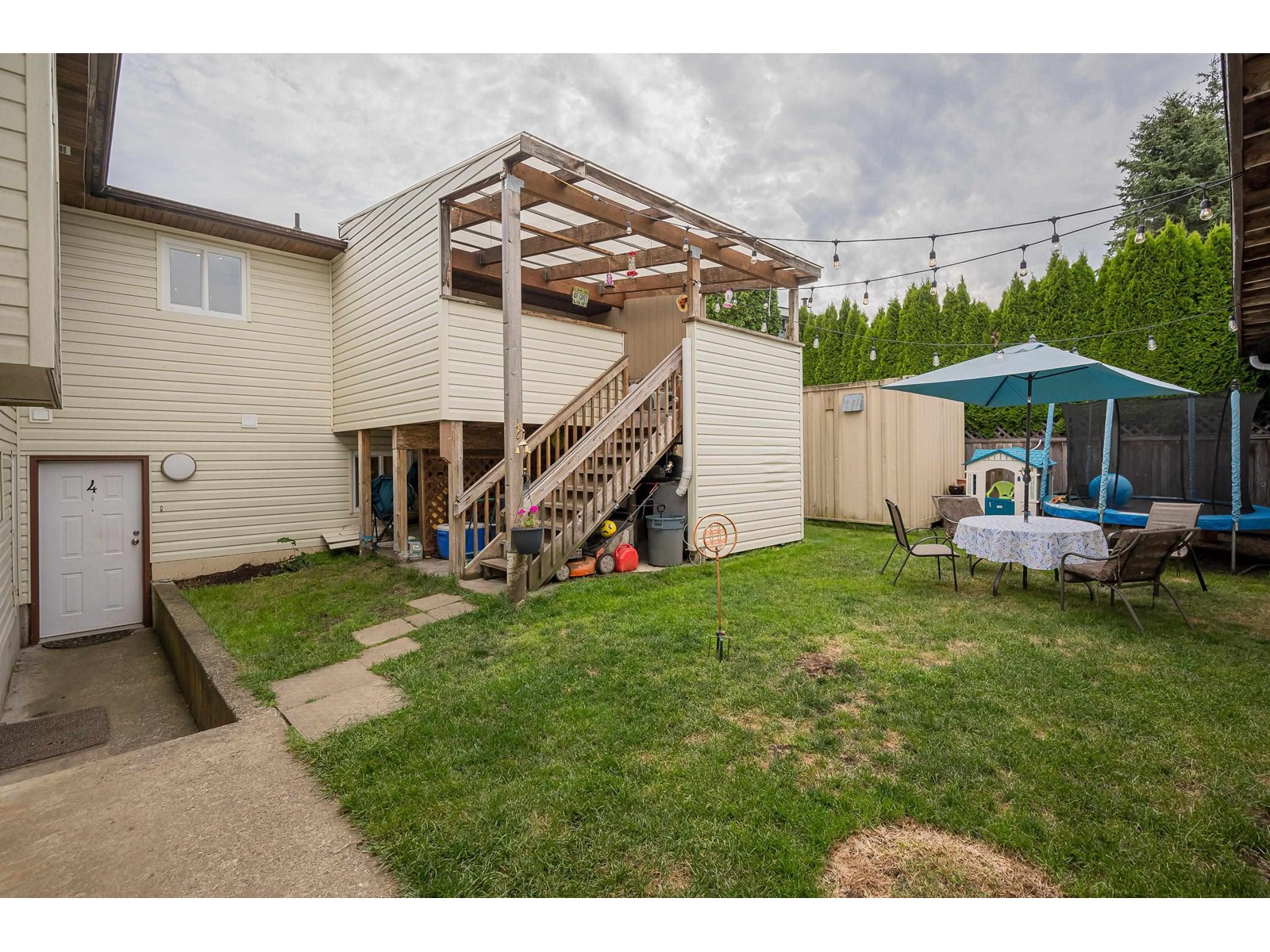 15589 17 Avenue Property Photo 30