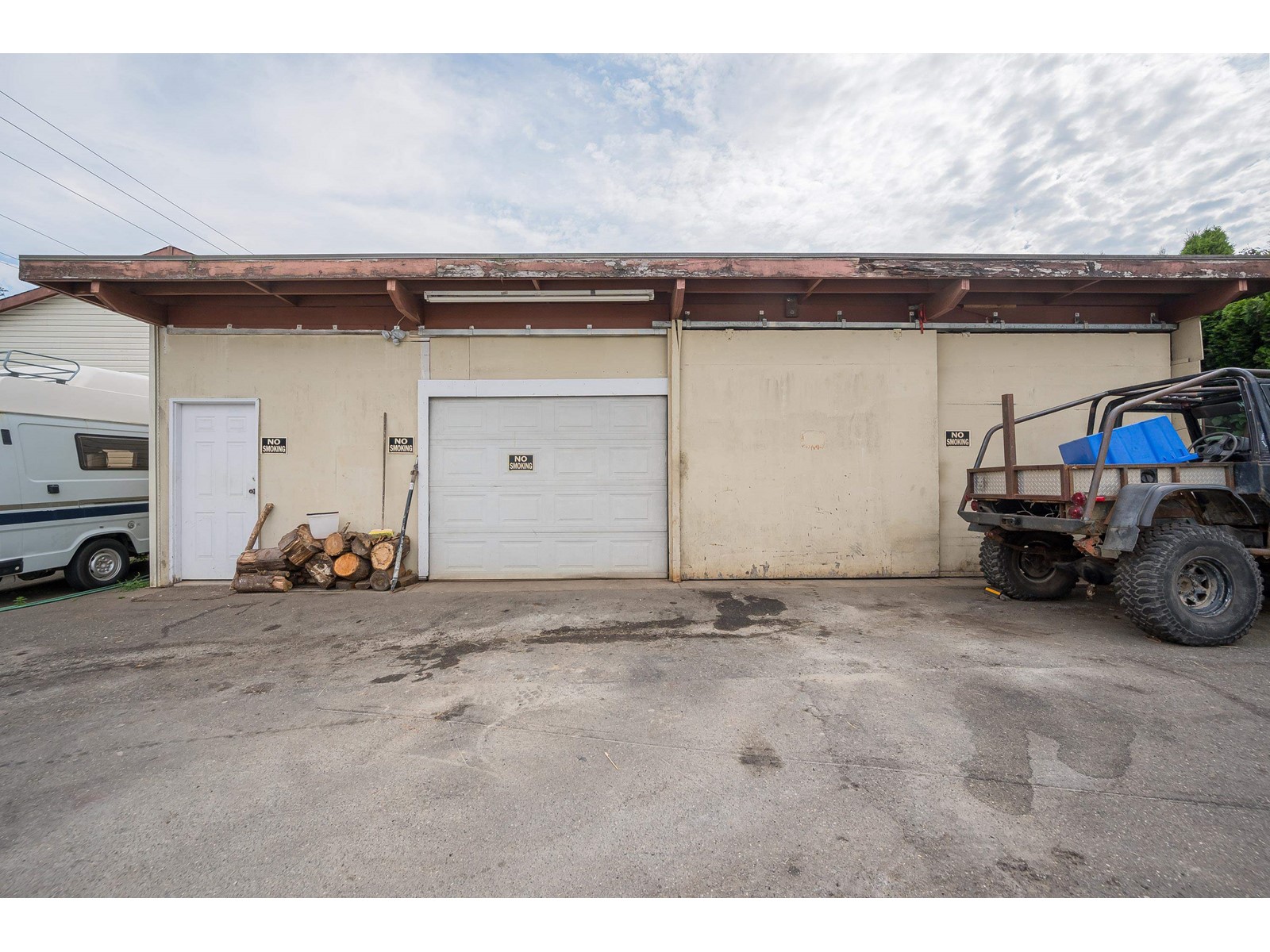 15589 17 Avenue Property Photo 31