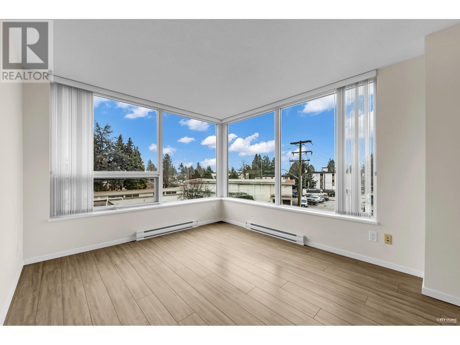 302 6658 Dow Avenue Property Photo 4