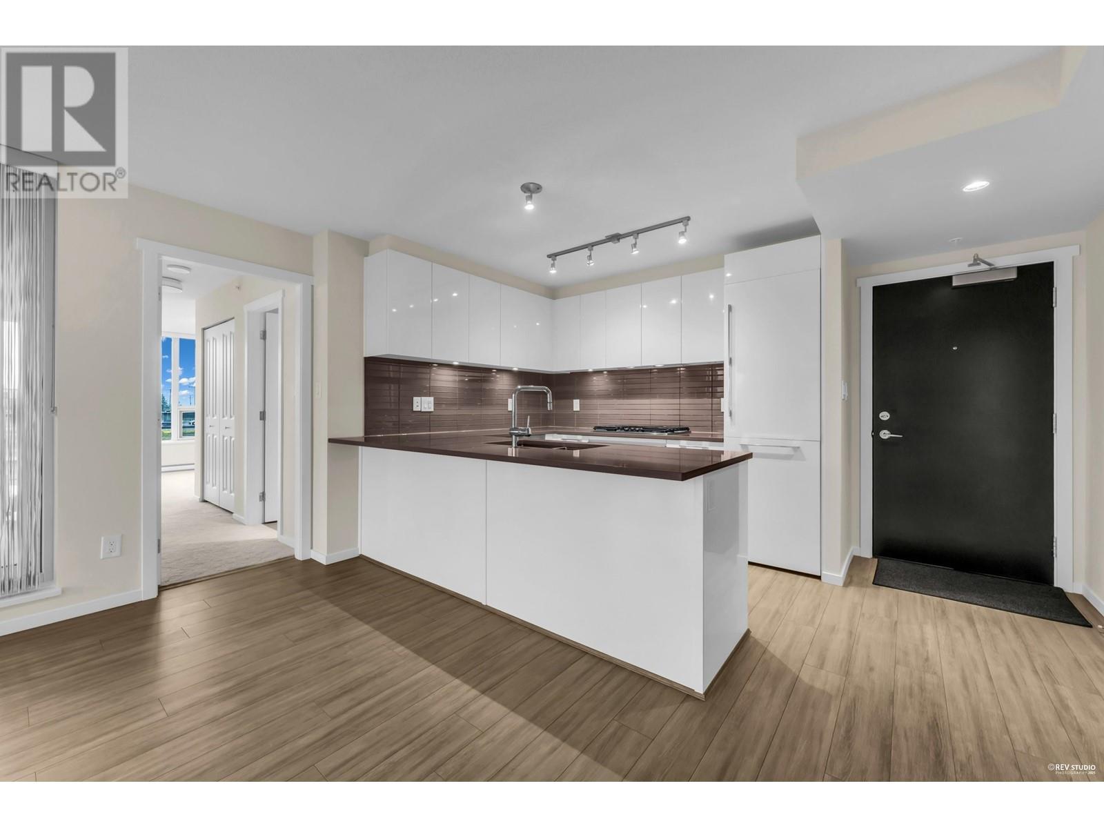 302 6658 Dow Avenue Property Photo 8
