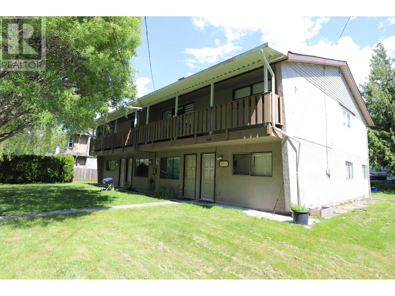 37962 Sixth Avenue Property Photo 2
