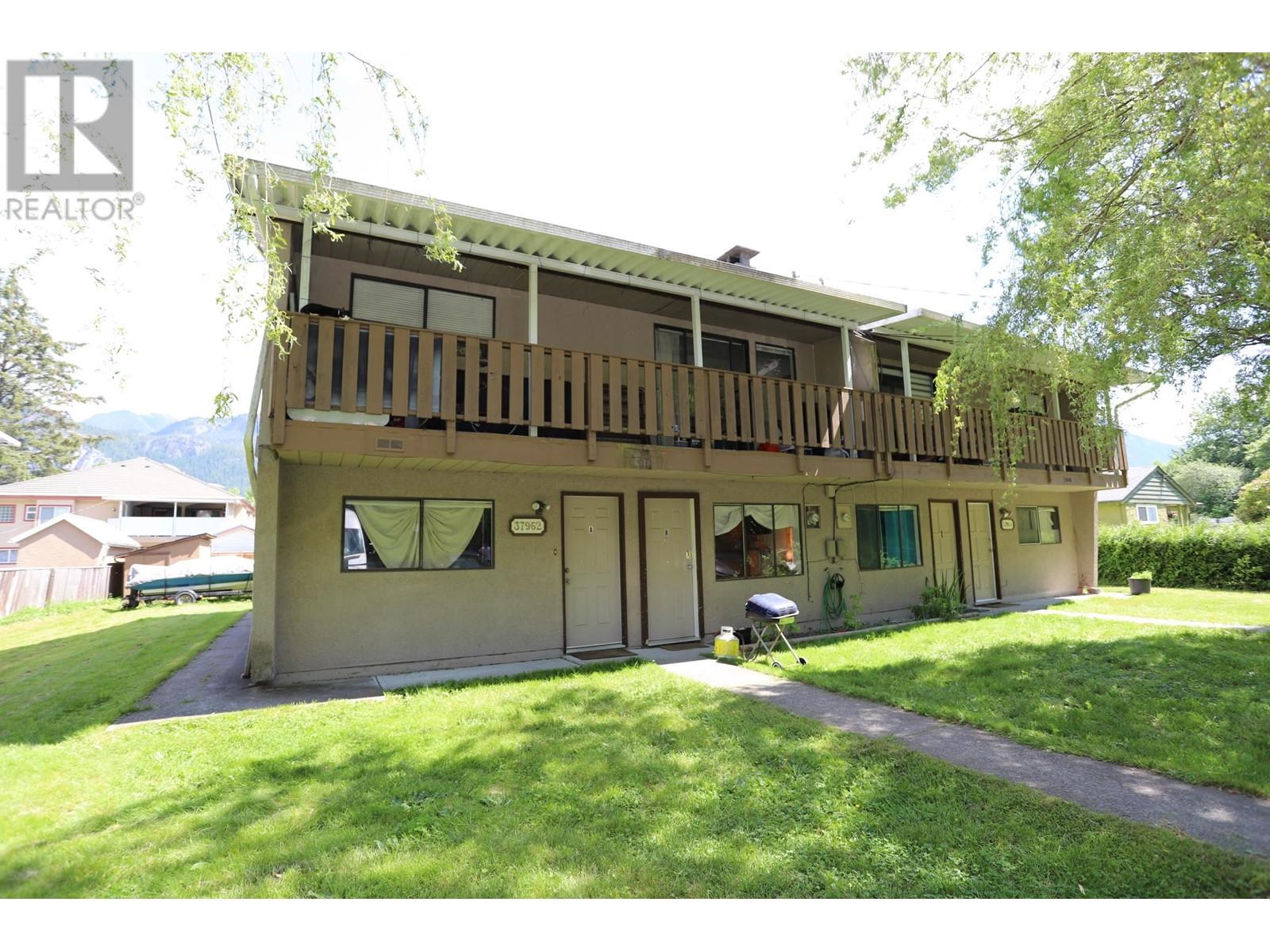 37962 Sixth Avenue Property Photo 6