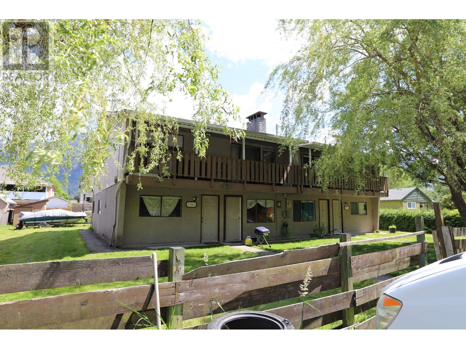 37962 Sixth Avenue Property Photo 12