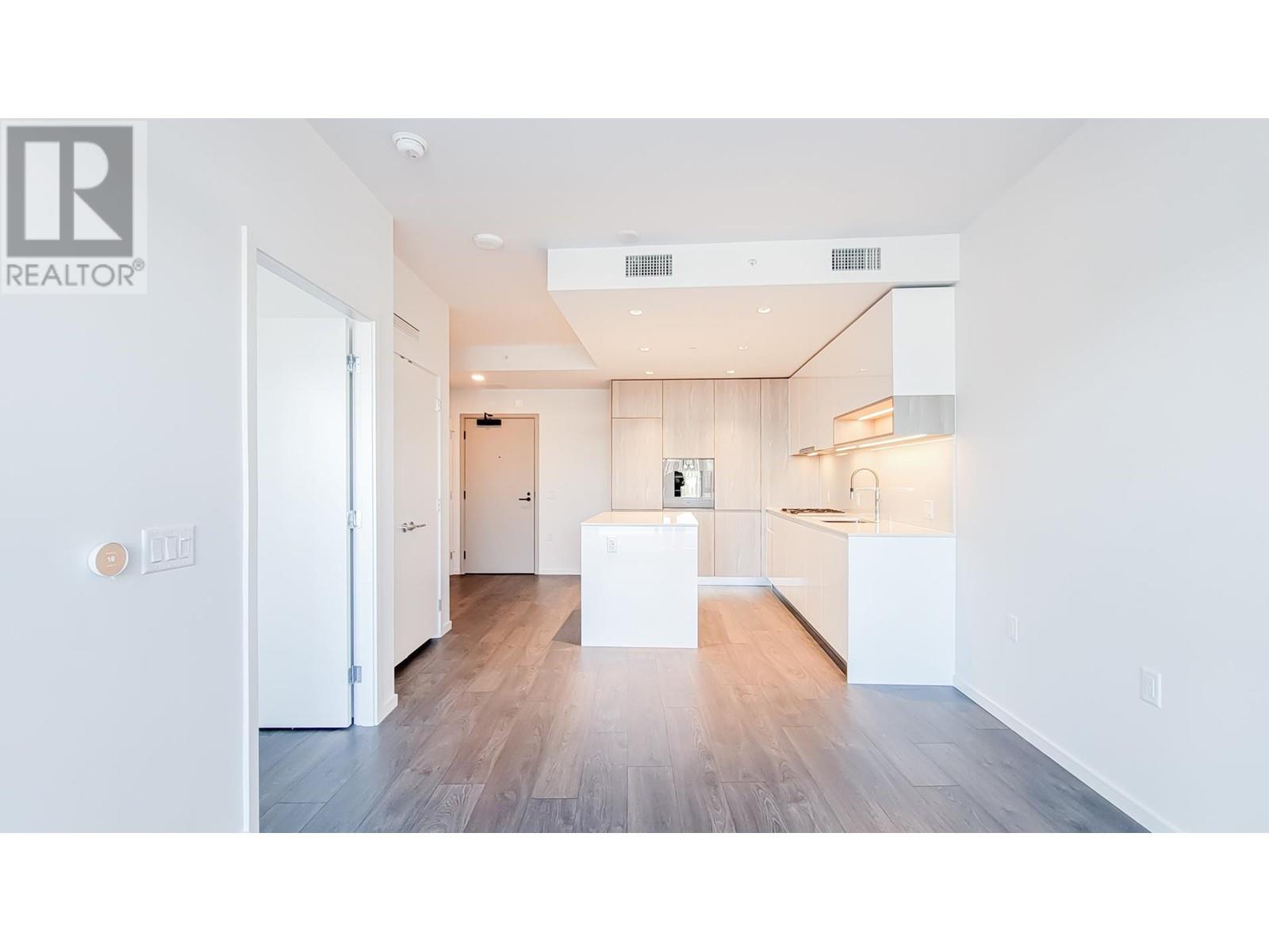 215 6788 Minoru Boulevard Property Photo 4