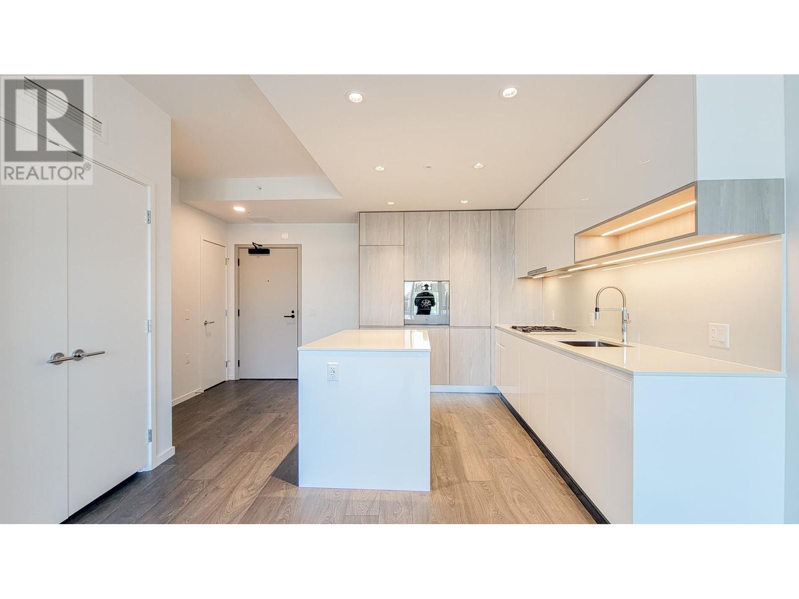 215 6788 Minoru Boulevard Property Photo 5