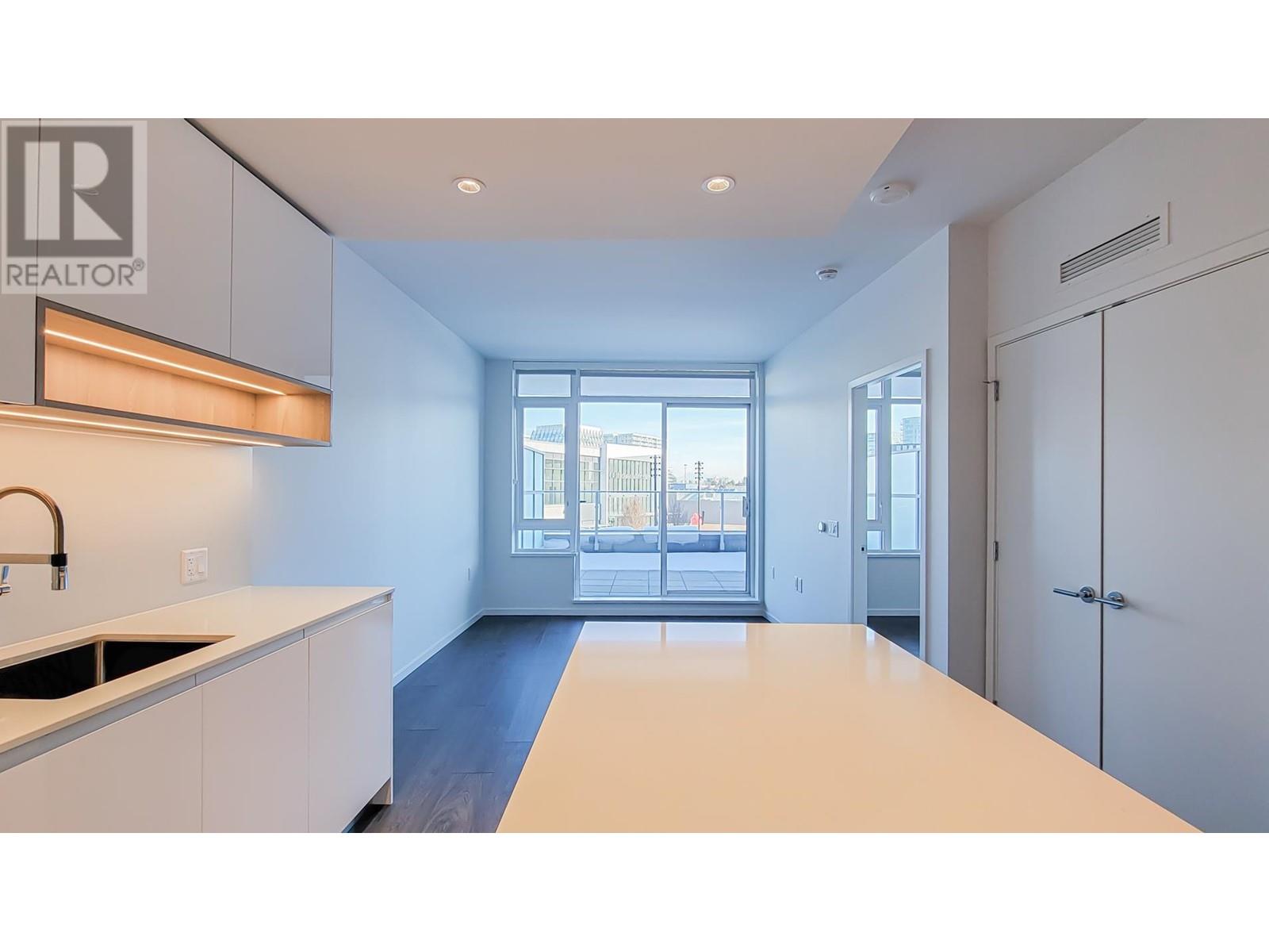 215 6788 Minoru Boulevard Property Photo 8