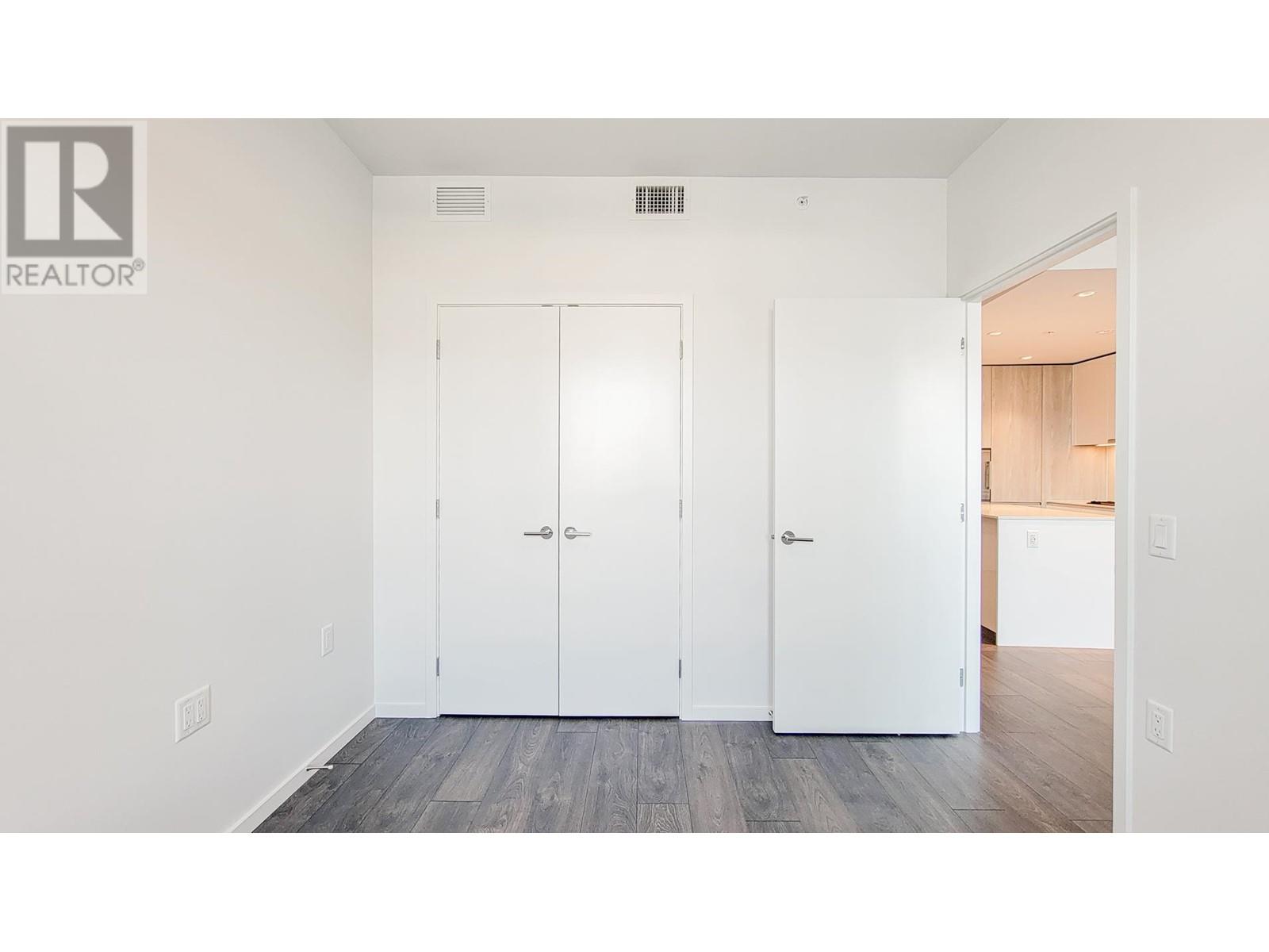 215 6788 Minoru Boulevard Property Photo 11