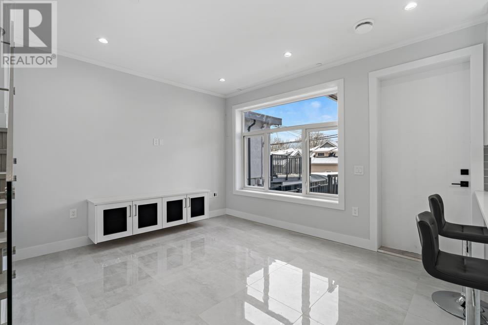 6749 Knight Street Property Photo 2