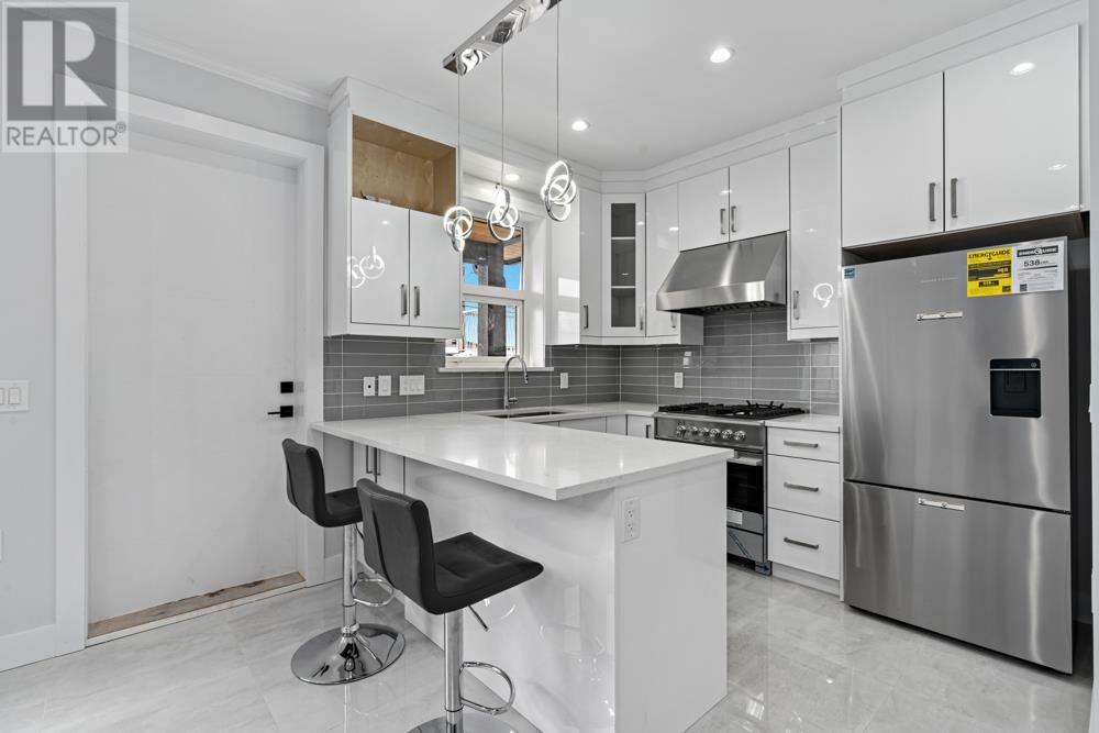 6749 Knight Street Property Photo 10