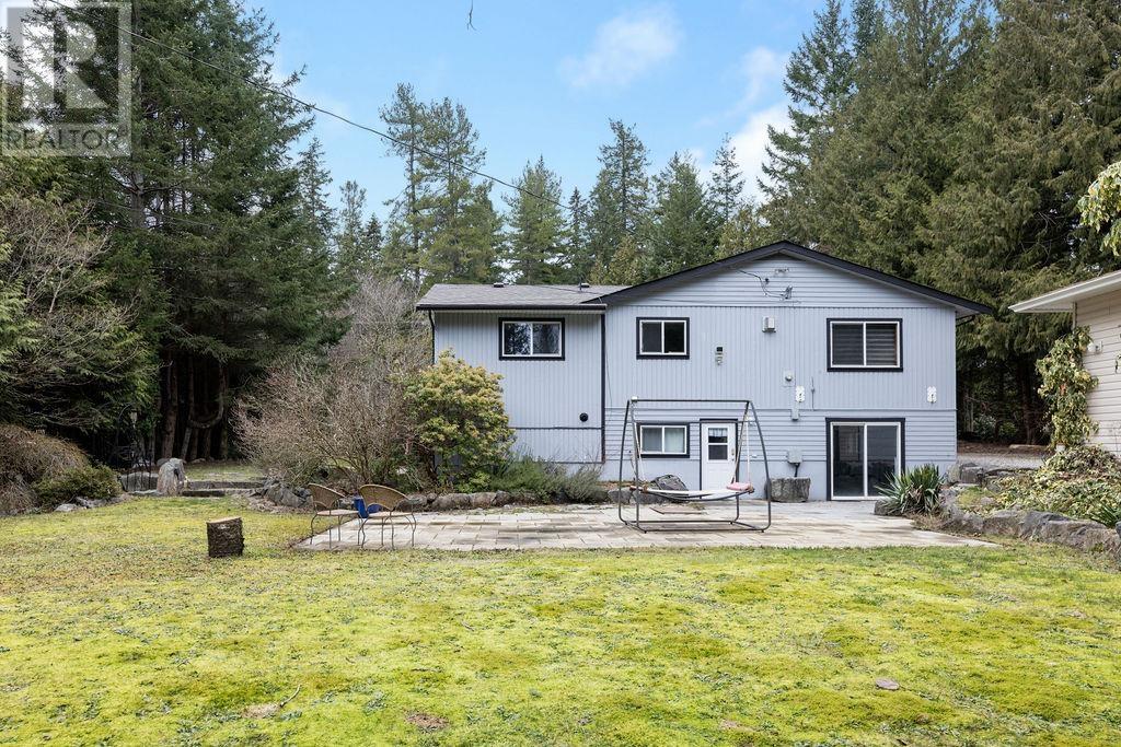 8099 Northwood Road Property Photo 1